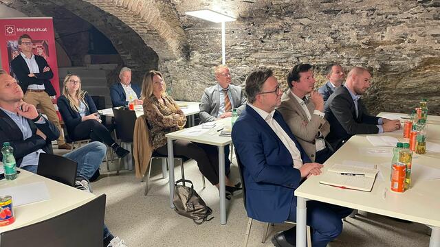 Die Jury lauschte gebannt den Pitches der Teilnehmer. | Foto: RegionalMedien NÖ