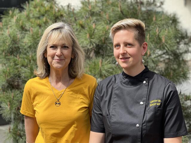 Monika Hartbauer und Viktoria Steyrer vom Restaurant Harmonie | Foto: Hartbauer