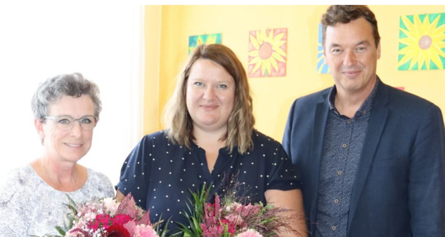 Julia Böhmer ist die neue Direktorin, Sabine Heinrich bleibt der Schule aber erhalten. Hier mit Bgm. Jochen Bocksruker. | Foto: Stadtgemeinde Bärnbach