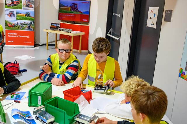 Im Welios Science Center in Wels konnten die Schülerinnen und Schüler vieles ausprobieren. | Foto: IV OÖ/Roland Pelzl