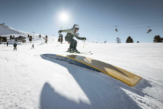 Das familienfreundliche Skigebiet Nauders bietet auch für die kleinen Skifahrer und Skifahrerinnen viel Spaß. | Foto: Nauderer Bergbahnen / Rudi Wyhlidal