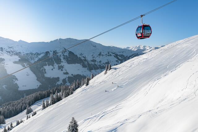 70 Seilbahnen und Lifte sowie 270 Abfahrtskilometer bietet Saalbach-Hinterglemm Touristen und Einheimischen.  | Foto:  saalbach.com, Sebastian Marko
