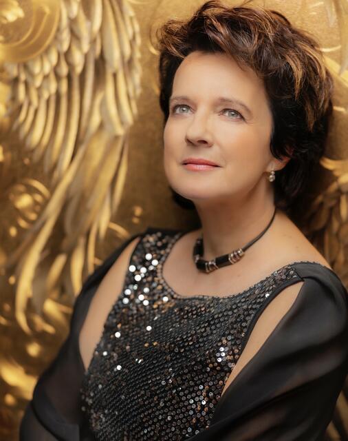 Sie genießt Heimvorteil: Schlagersängerin Monika Martin unterstützt Heino bei seiner Kirchentournee in der Steiermark. | Foto: Monika Martin