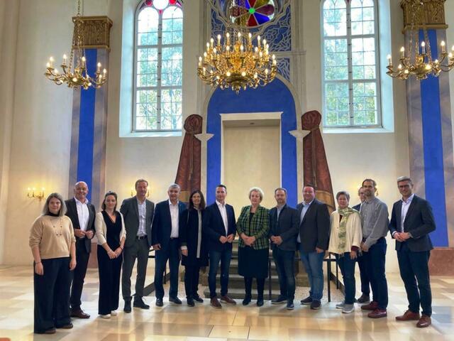 Verena Dunst lud die Landtagsabgeordneten und die Klubdirektoren zu einem gemeinsamen Besuch in die ehemalige Synagoge Kobersdorf ein. | Foto: Büro Dunst