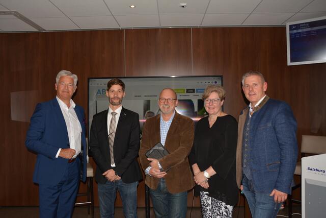 Die Vortragenden: Peter Tolinger (AX Travel Management GmbH), Alexander Öppinger (ÖBB), Präsident der ABTA Roman Neumeister, Janine Kranz (Flughafen Salzburg), Klaus Kretz (Europäische Reiseversicherung) | Foto: Anna-Katharina Wintersteller