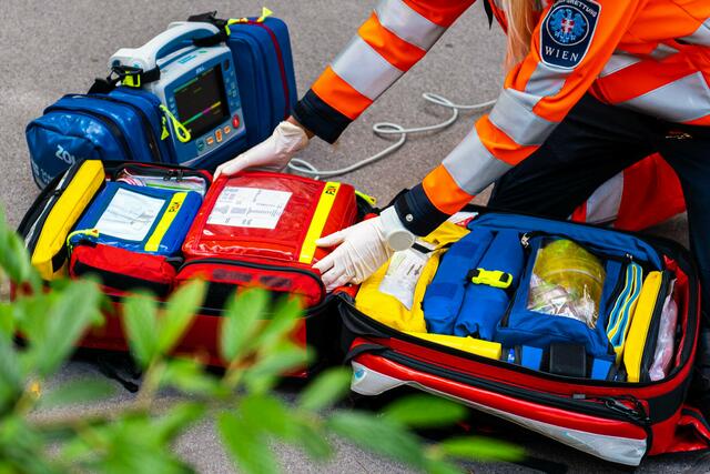 Die Verletzten wurden daraufhin mit dem Rettungshubschrauber C9 in die Krankenhäuser nach Baden und Eisenstadt gebracht. (Symbolfoto) | Foto: Berufsrettung Wien