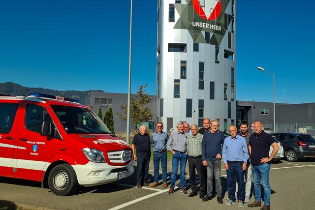 Die Senioren der FF Frauental vor dem Tower beim Fliegerhorst Zeltweg | Foto: FF Frauental