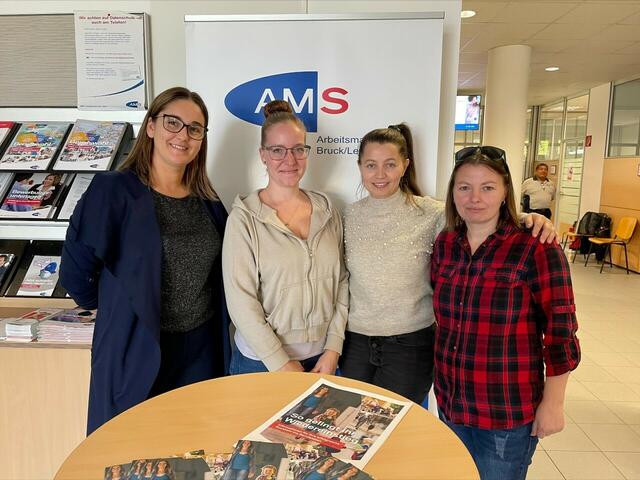Irina Recialo, Jasmin Schleihofer, Luminita Nimerincu und Margareta Molnar vom FiT-Programm (v.l.n.r.)  | Foto: Michalka
