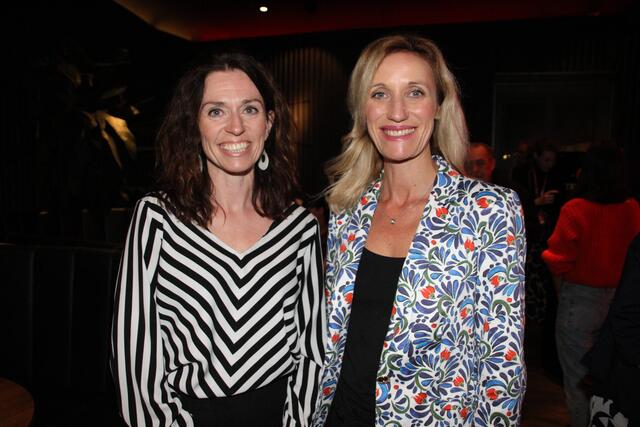 Martina Trummer mit Tourismus-Chefin Christine Schönhuber.