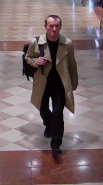 Dieser Mann soll am Montag eine Bank in der Stadt Salzburg überfallen haben. | Foto: LPD Salzburg