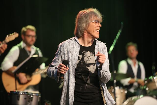 Christian Deix bei einem seiner zahlreichen Auftritte mit der Italo-Pop-Band "Insieme". | Foto: Christian Deix
