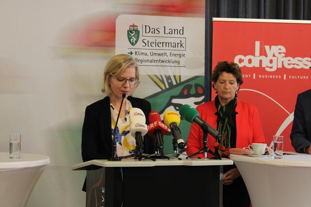 Bundesministerin Leonore Gewessler sieht jede und jeden Einzelnen in der Verantwortung, um der Energiewende zu begegnen. | Foto: RegionalMedien Steiermark
