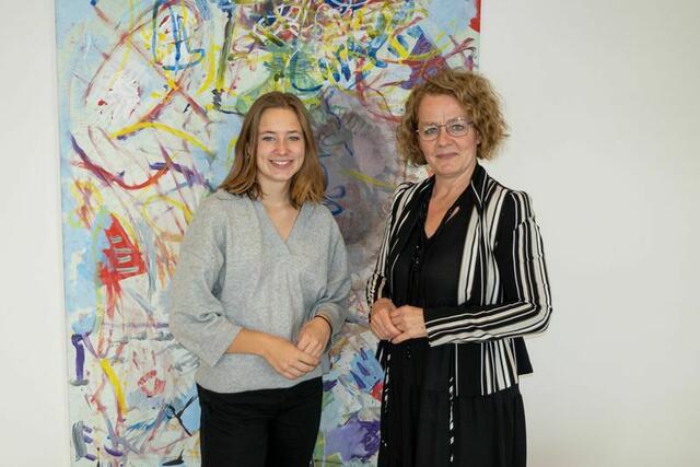 Bundeschulsprecherin Flora Schmudermayer und Bildungs-Landesrätin Christiane Teschl-Hofmeister | Foto: Hansy