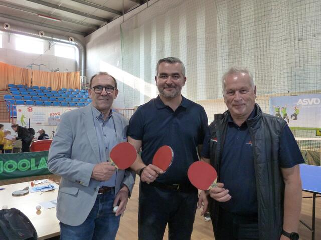 Landesrat Mag. Heinrich Dorner schnappte sich ebenfalls einen Tennisschläge und spielte ein paar Runden!