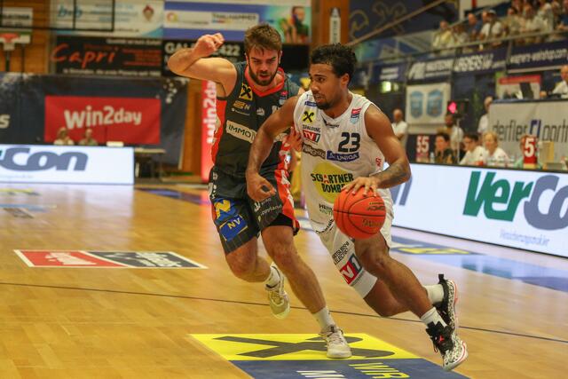 Die OCS Swans im Match gegen die Klosterneuburg Dukes. | Foto: Kienesberger