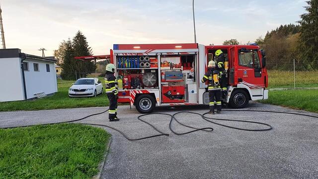 Die FF Sinabelkirchen konnte das Feuer auf der A2 rasch löschen. | Foto: FF Sinabelkirchen
