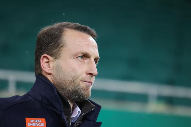 Rapid-Trainer Ferdinand Feldhofer wird beim Achtelfinale am 18. Oktober nicht mehr dabei sein.  | Foto: GEPA pictures/ Wien Energie