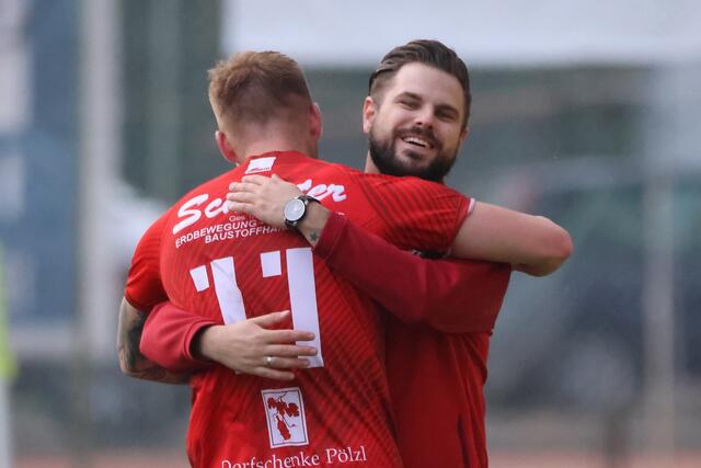 Halbenrain-Trainer Markus Rosenberger und sein Goalgetter Luka Zalokar. | Foto: schmidbauer
