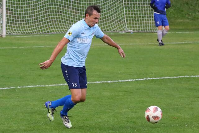 Mario Pavec erzielte drei Tore beim 7:1 von St. Peter am Ottersbach gegen Loipersdorf. | Foto: schmidbauer