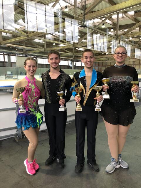 Mit 9 Pokalen und 3 Goldmedaillen ging es für die Sportler nach Hause. | Foto: Huber