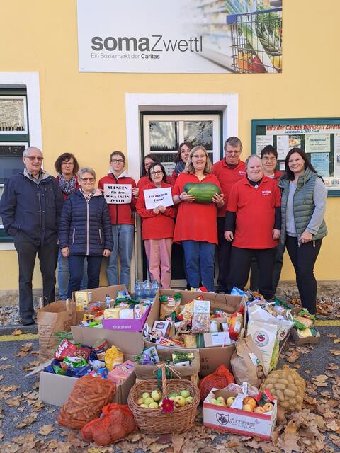 Mitarbeiter des SOMA-Ladens Zwettl, Leopold und Maria Wimmer und Monika Rauch aus Friedersbach | Foto: privat