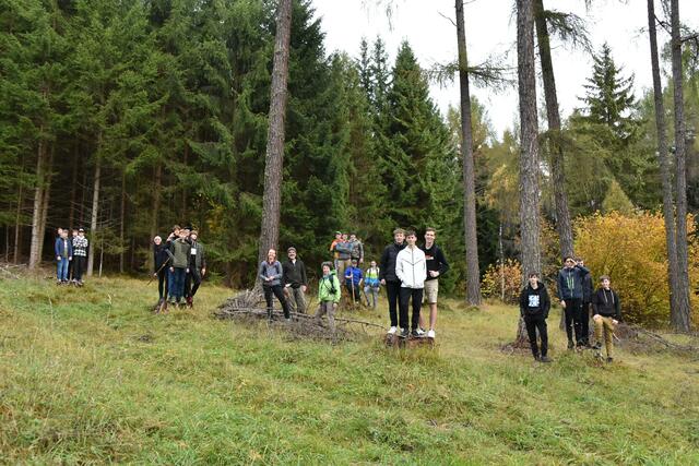 Die SchülerInnen der Klasse 2AH der HTL Fulpmes zeigten ordentlich Einsatz | Foto: Kainz