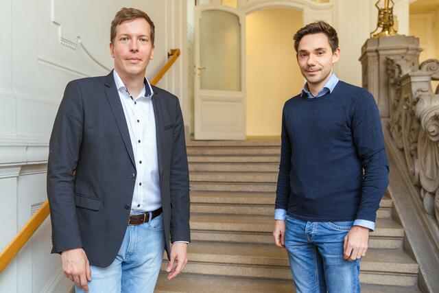 Zum Liesinger Bürgerstammtisch lädt Bezirksvize Patrick Gasselich gemeinsam mit Bezirksrat Dominik Bertagnol (r., beide ÖVP) am Dienstag, 18. Oktober, ins Amtshaus am Liesinger Platz ein. | Foto: VP Liesing