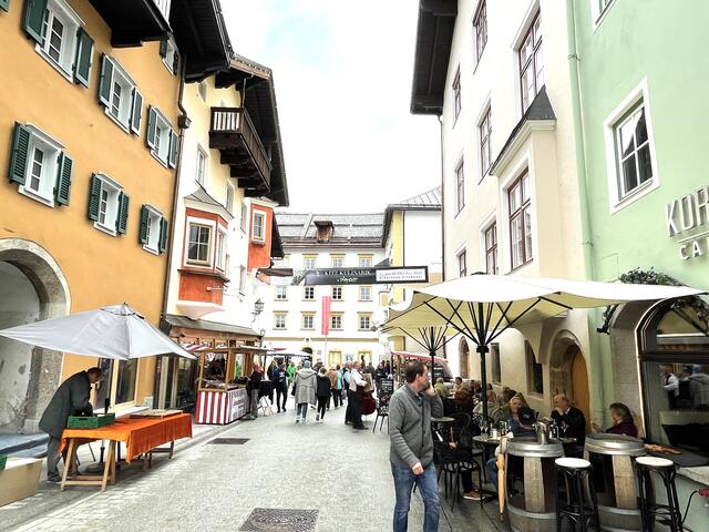 Viele Besucher beim Markt und beim Kulinarik-Event. | Foto: Kogler