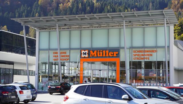 Der Handelsriese "Müller" brachte mit seiner Eröffnung im Süden des Zentrums vor einigen Jahren manche Geschäftslokale im Stadtkern in Bedrängnis. | Foto: Felix Hallinger
