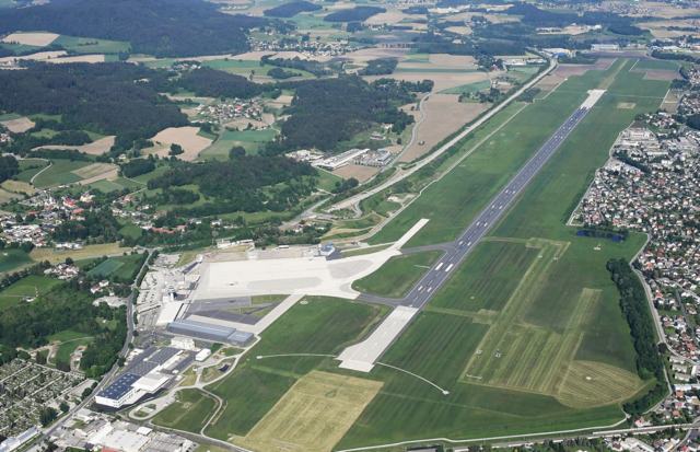 Ein Griss herrscht um die Flächen des Flughafen Klagenfurts. | Foto: Carsten Steger/Wikipedia