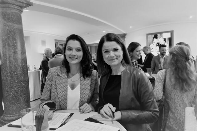 ZKB-Damen im Einsatz (v.l.): Nina Richter, Petra Schmid  | Foto: Martin Schöndorfer, 2022
