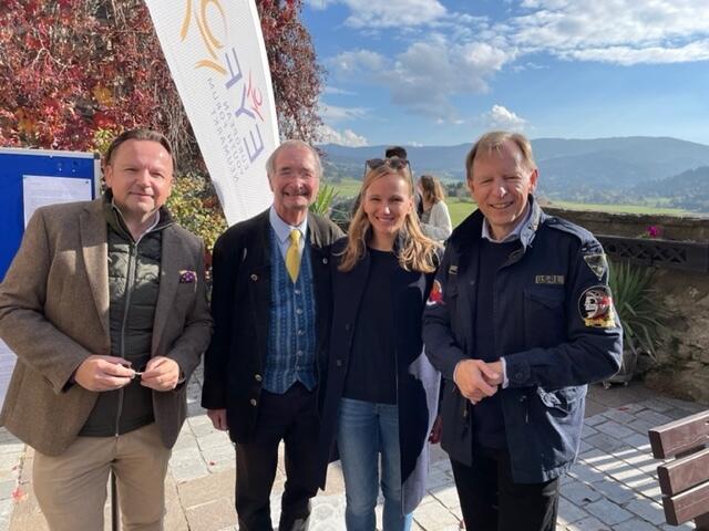 Werbeprofi Hans Zwanzgleitner, Präsident Christoph Leitl, Assistentin und Projektkoordinatorin Kathrin Traumüller und Geschäftsführer Christian Buchmann. | Foto: Pfister
