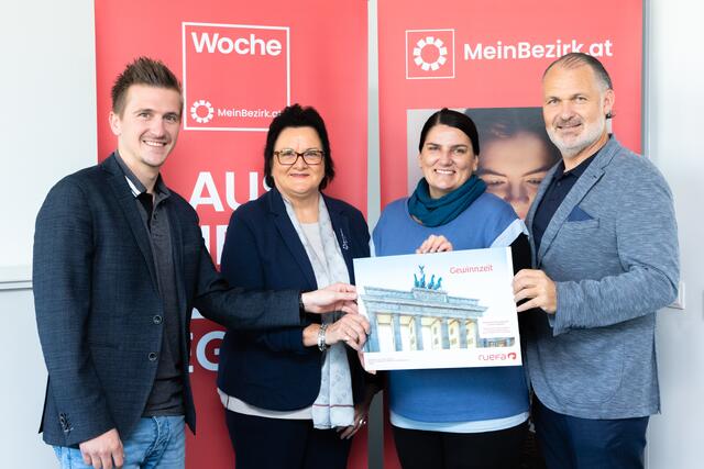 Große Freude bei der Gutscheinübergabe (von links nach rechts): Philip Fürstaller (RegionalMedien), Ludmilla Remler (Special Olympics), Adela Skrilecz (Gewinnerin) und Patrick Lendl (Ruefa). | Foto: Konstantinov