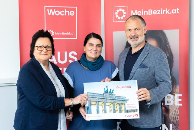 Bei den World Summer Games warten auf Skrilecz (Mitte) jede Menge Emotionen, Remler (Special Olympics) und Lendl (Ruefa) überreichten der Gewinnerin den tollen Gutschein. | Foto: Konstantinov