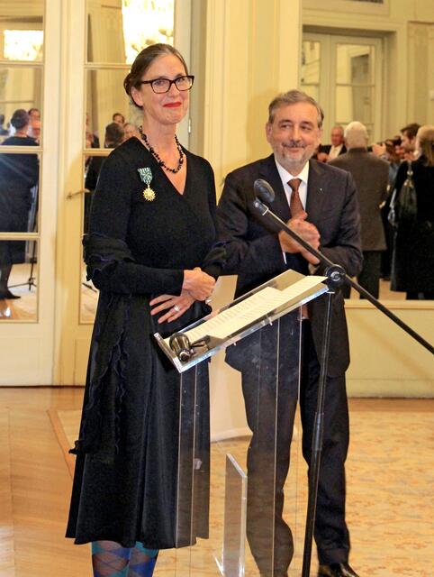Verleihung Officier de l’Ordre des Arts et des Lettres an Elisabeth Gutjahr durch den Botschafter der Republik Frankreich, Gilles Pécout | Foto: c: Universität Mozarteum