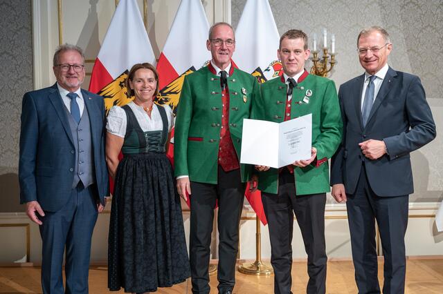 Marktmusik Wolfsegg mit Bürgermeisterin Barbara Schwarz. | Foto: Peter Mayr/Land OÖ