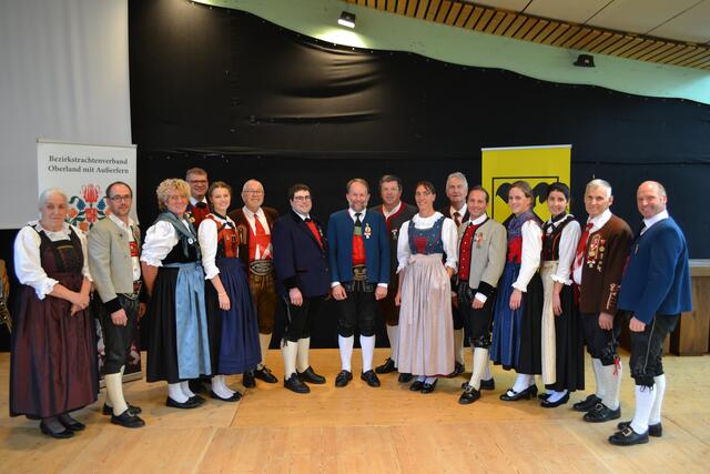Der neu gewählte Ausschuss vom Trachtenverband Oberland mit Außerfern.