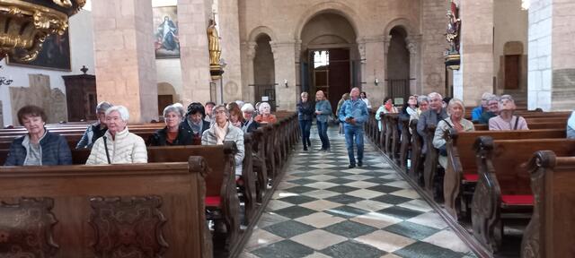 Mitglieder der Ortsgruppe Bodensdorf konnten den Dom in Gurk besichtigen. Danach gab es eine feine Jause beim Hanebauer.  | Foto: Privat