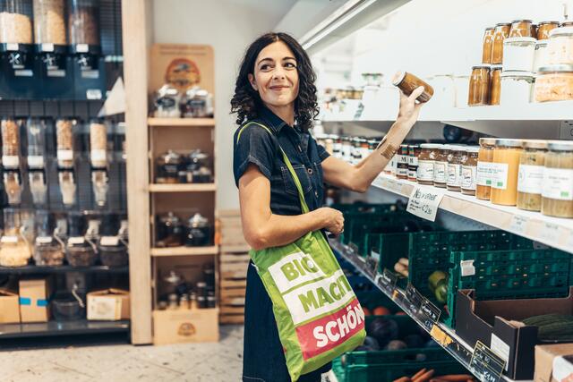Grünen-Klubobfrau Sandra Krautwaschl investiert in Nachhaltigkeit. | Foto: Konstantin Reyer