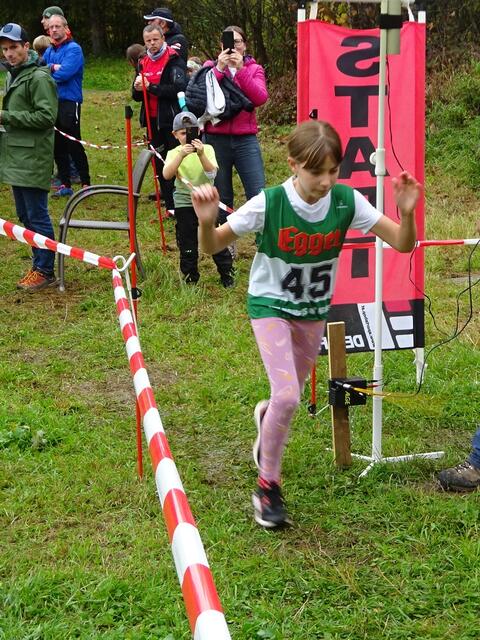 Emely Krepper (SV Erpfendorf) beim Start zum Sommer-Biathlon