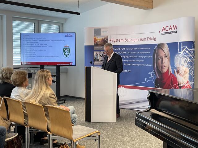 Geschäftsführer Johann Mathais bei der Danksagung. | Foto: RegionalMedien/Kaluza