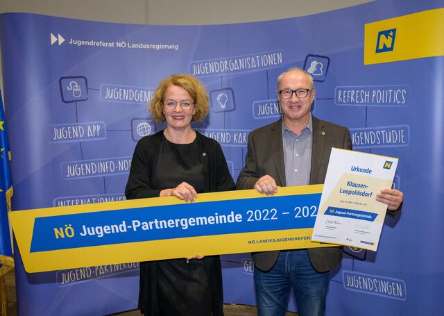 Klausen-Leopoldsdorf: LR Christiane Teschl-Hofmeister, Bürgermeister Manfred Krombholz.
 | Foto: Burchhart