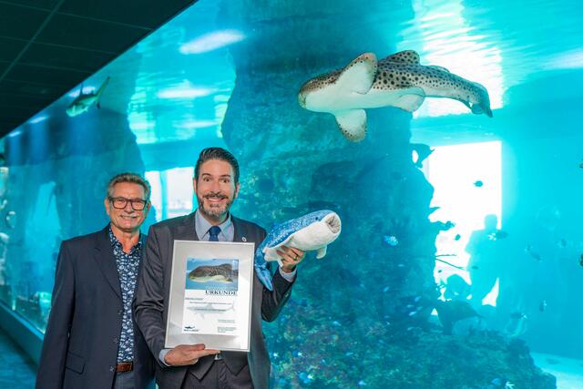 V.l.n.r: Direktor Michael Mitic, Bariton Clemens Unterreiner und sein Patenkind Chanti | Foto: Dominik Moser