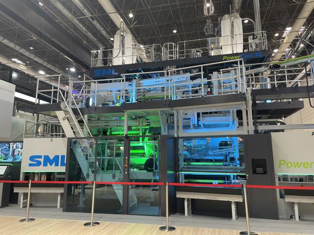 Der Stand von SML glich einer eigenen kleinen Fabrik mitten im Messetrubel. | Foto: BRS