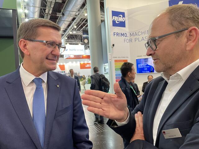 Andreas Fill (r.) im Gespräch mit Markus Achleitner. | Foto: BRS