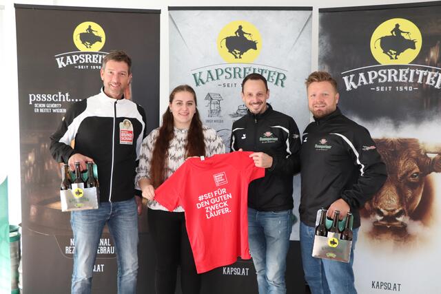 V. l.: Thomas Schererbauer, Theresa Hager (Marketingchefin Brauerei Baumgartner), Andreas Osterkorn und Gerald Bischof. | Foto: BRS/Mühlbacher