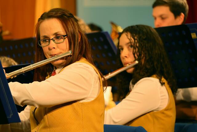 Querflötistin und Obfrau Romana Hochfellner-Forster der Marktmusikkapelle Gallspach beim Jubiläumskonzert 2022 | Foto: ©W.Maisriemler