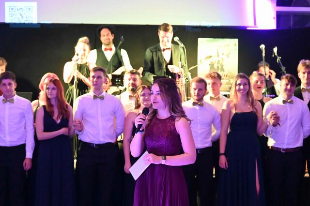Anja Friedl bei der Eröffnung des Maturaballs 2022 der HLW Braunau | Foto: Bettina Seidl