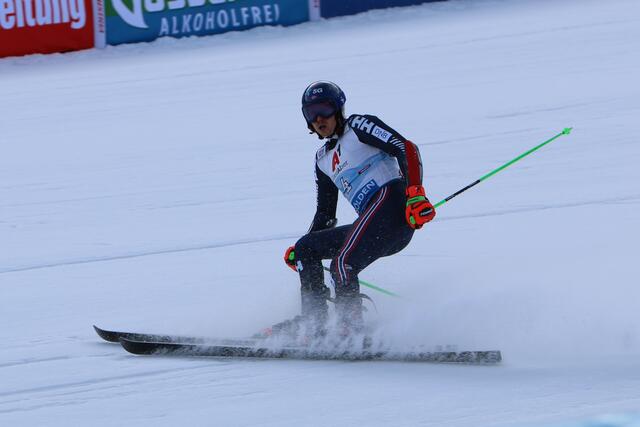 Henrik Kristoffersen landete mit dem Ski von Marcel Hirsch auf dem 3. Platz