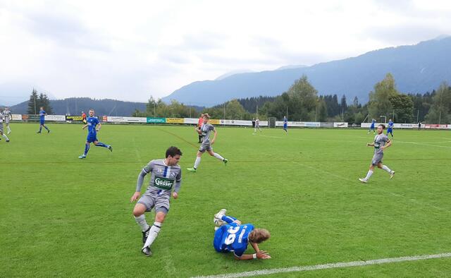 Hinter dem Einsatz von Philipp Kofler (grau/19)steht noch ein großes Fragezeichen.  | Foto: Tiefling/KK